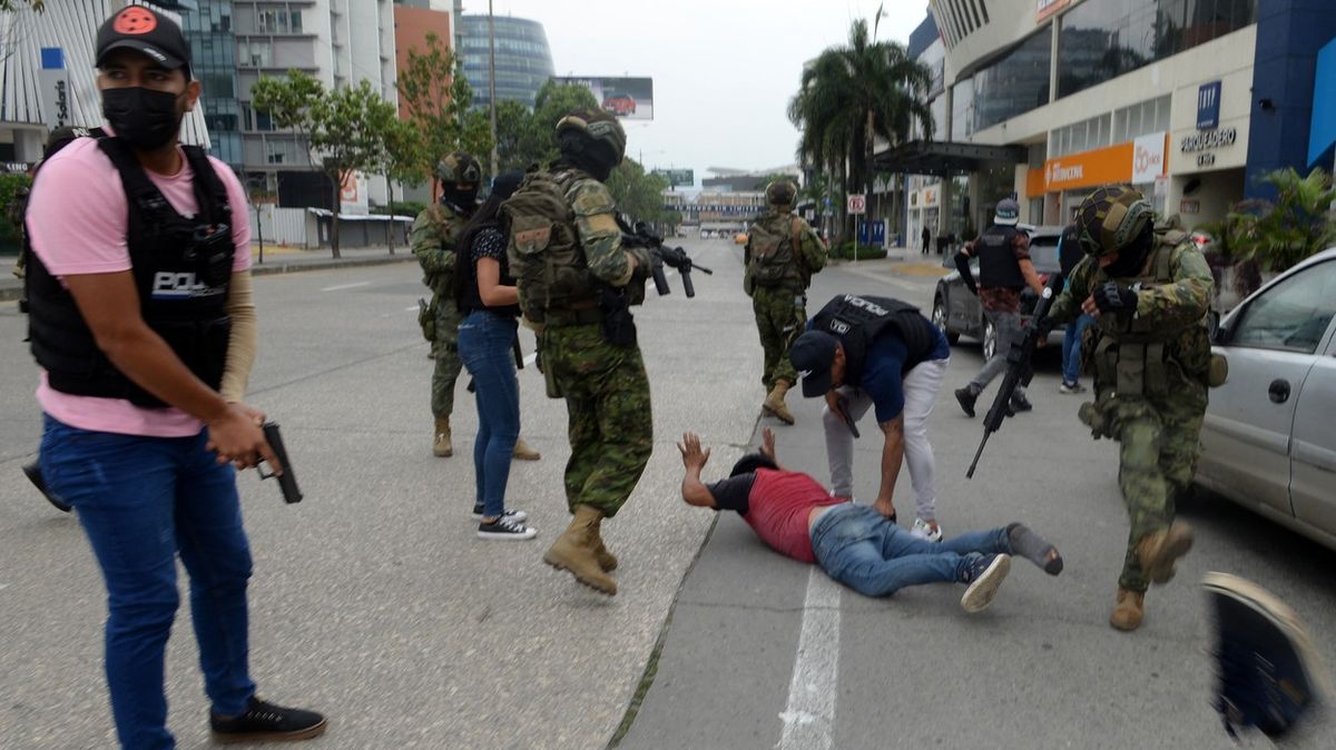 Fotky: Tak začala ekvádorská války s gangy